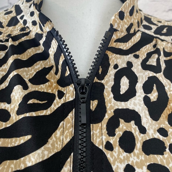 Chicos Animal Print Leopard Cheeth Bomber Jacket size Large Chicos size 2 - Picture 9 of 11